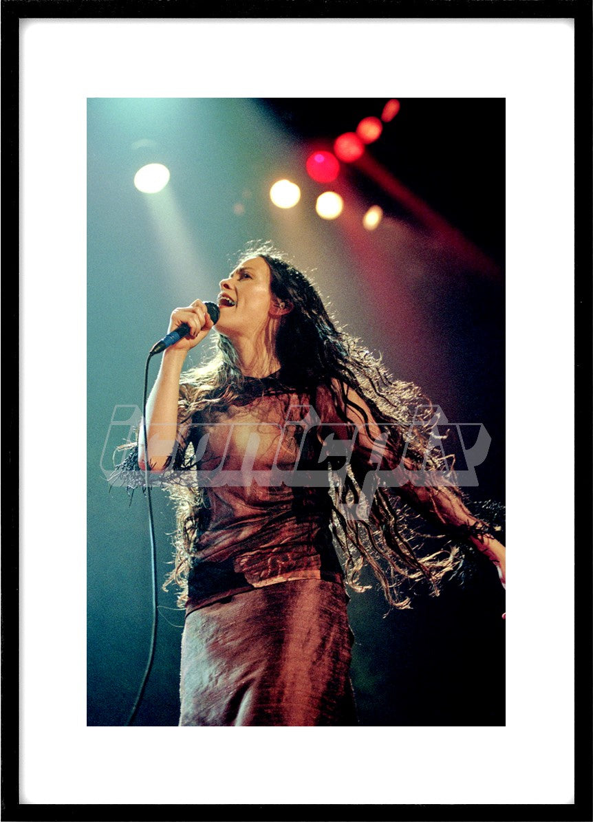 ALANIS MORISSETTE performing live on the Junkie Tour at the FilaForum di Assago Assago Italy - 23 Jun 1999. Photo: © Fabio Diena/IconicPix
