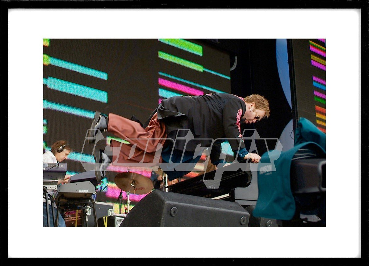 ELTON JOHN performing live at the Live 8 concert held in Hyde Park, London UK - 02 Jul 2005. Photo: © George Chin/IconicPix
