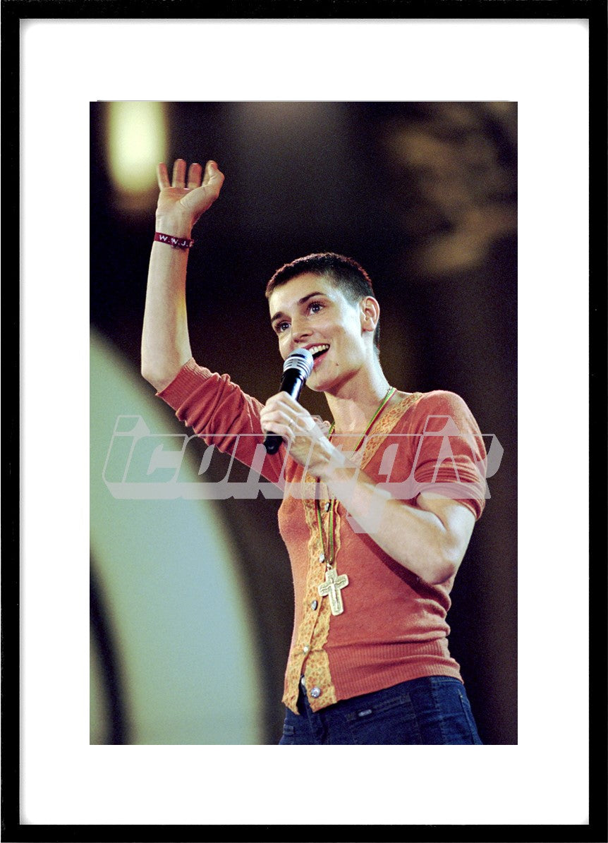 SINEAD O'CONNOR performing live at Festival Bar 2000 at the Arena di Verona Verona Italy - 09 Sep 2000. Photo: © Fabio Diena/IconicPix
