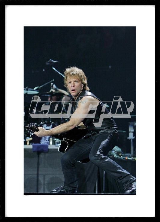 Bon Jovi - vocalist Jon Bon Jovi performing live on The Circle Tour at the O2 Arena in London UK - 08 Jun 2010. Photo:  © Zaine Lewis/IconicPix
